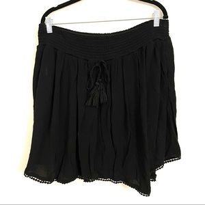 Black XXL Xhilaration Skirt - Flouncy, elastic band, cute hem details, mini
